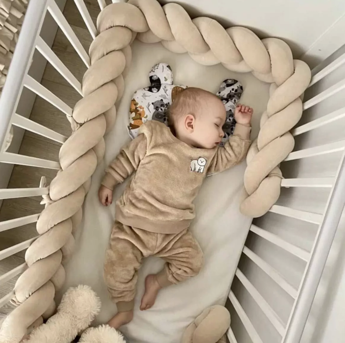 Tresse de lit bebe
